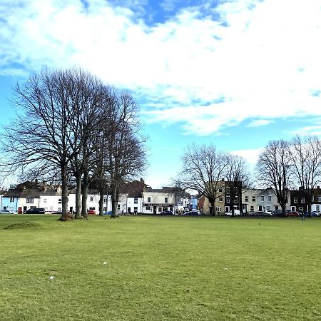 Supreme - 1 Bedroom Apart Sleeps 4 Short/Long Stay Gillingham  Buitenkant foto