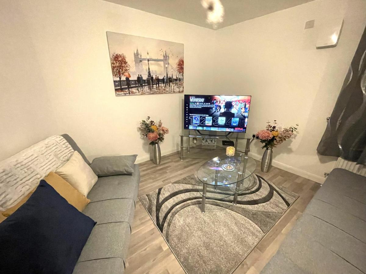 Supreme - 1 Bedroom Apart Sleeps 4 Short/Long Stay Gillingham  Buitenkant foto
