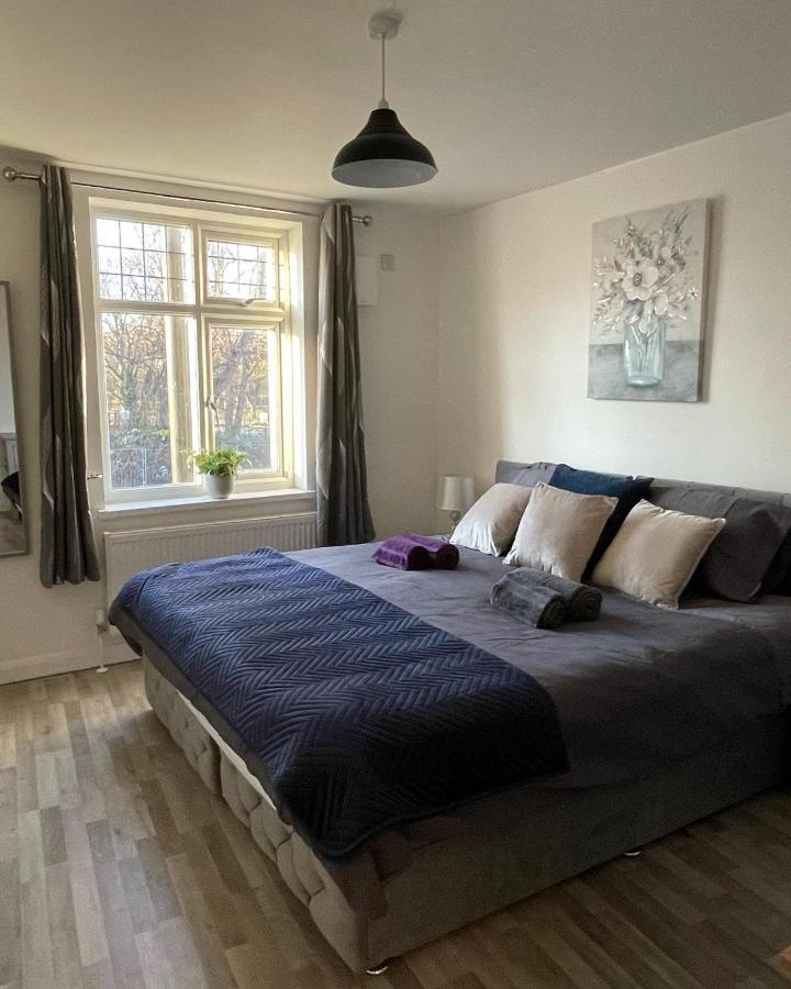 Supreme - 1 Bedroom Apart Sleeps 4 Short/Long Stay Gillingham  Buitenkant foto