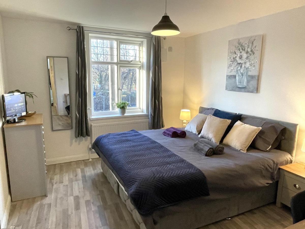Supreme - 1 Bedroom Apart Sleeps 4 Short/Long Stay Gillingham  Buitenkant foto