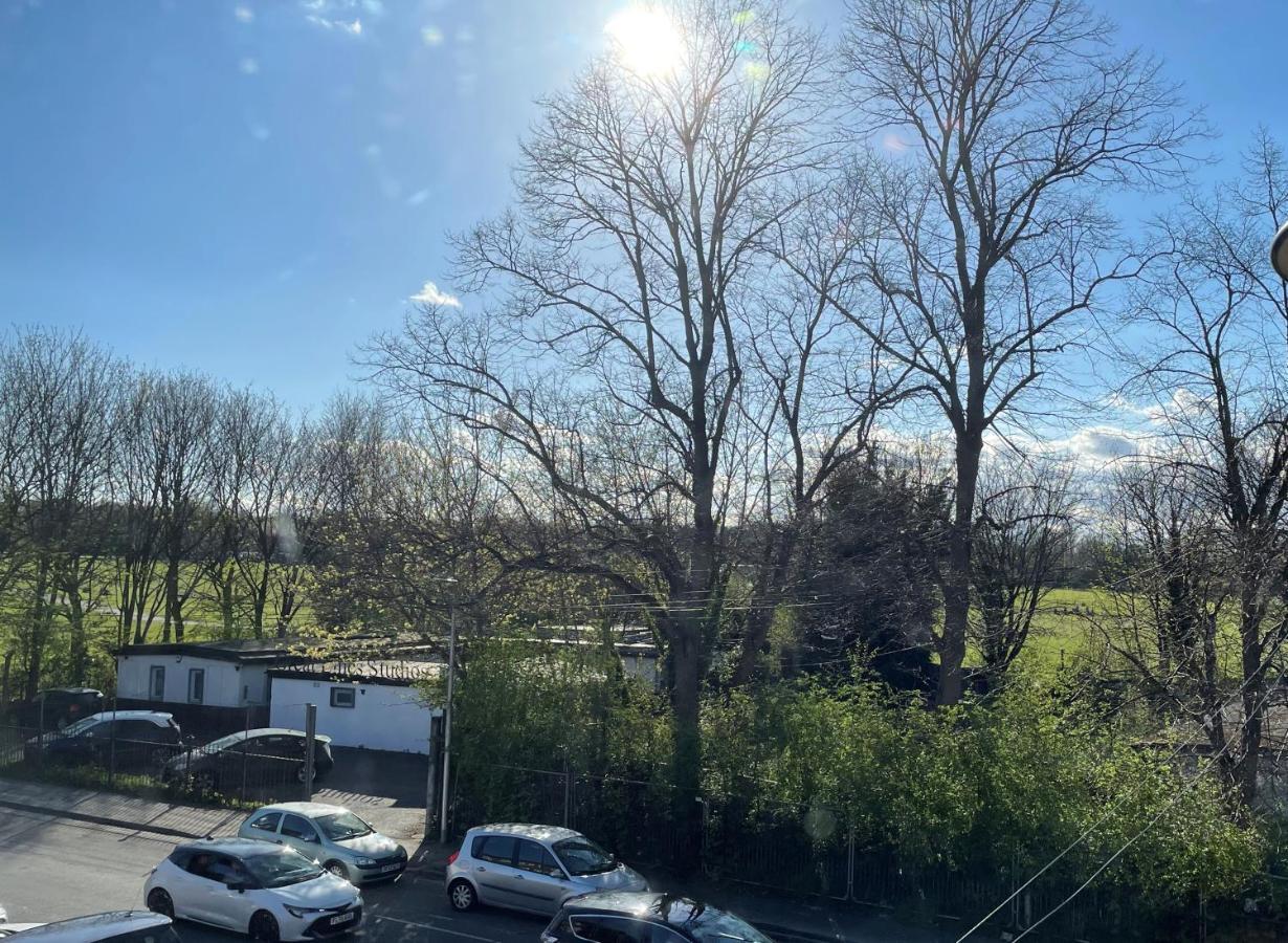 Supreme - 1 Bedroom Apart Sleeps 4 Short/Long Stay Gillingham  Buitenkant foto