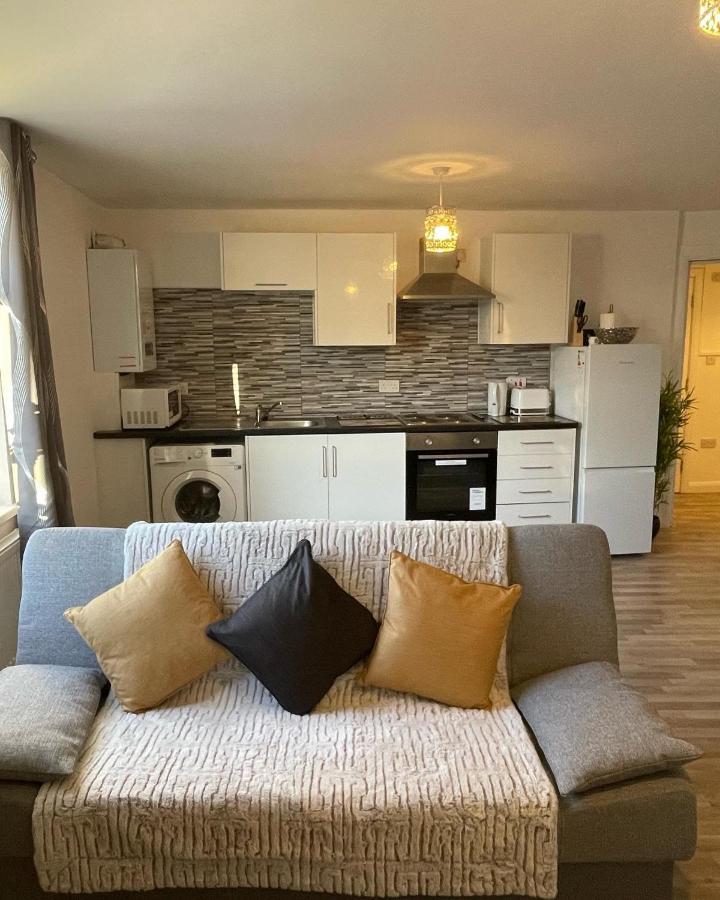 Supreme - 1 Bedroom Apart Sleeps 4 Short/Long Stay Gillingham  Buitenkant foto