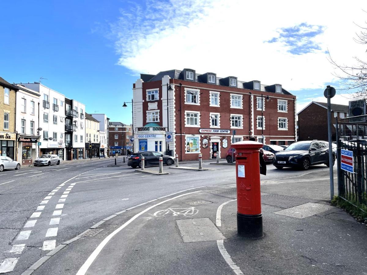 Supreme - 1 Bedroom Apart Sleeps 4 Short/Long Stay Gillingham  Buitenkant foto